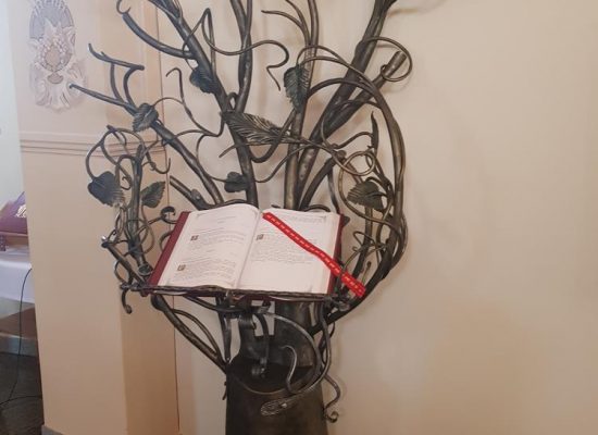 pulpit pod Ewangeliarz