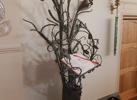 pulpit pod Ewangeliarz
